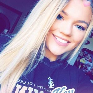 Meet your Posher, Hallie